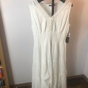NWT Mlle Gabrielle White Dress